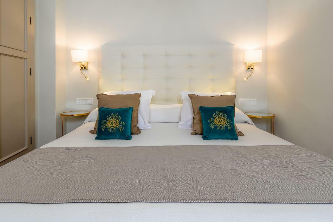 Boutique Plaza Cantarero Nerja