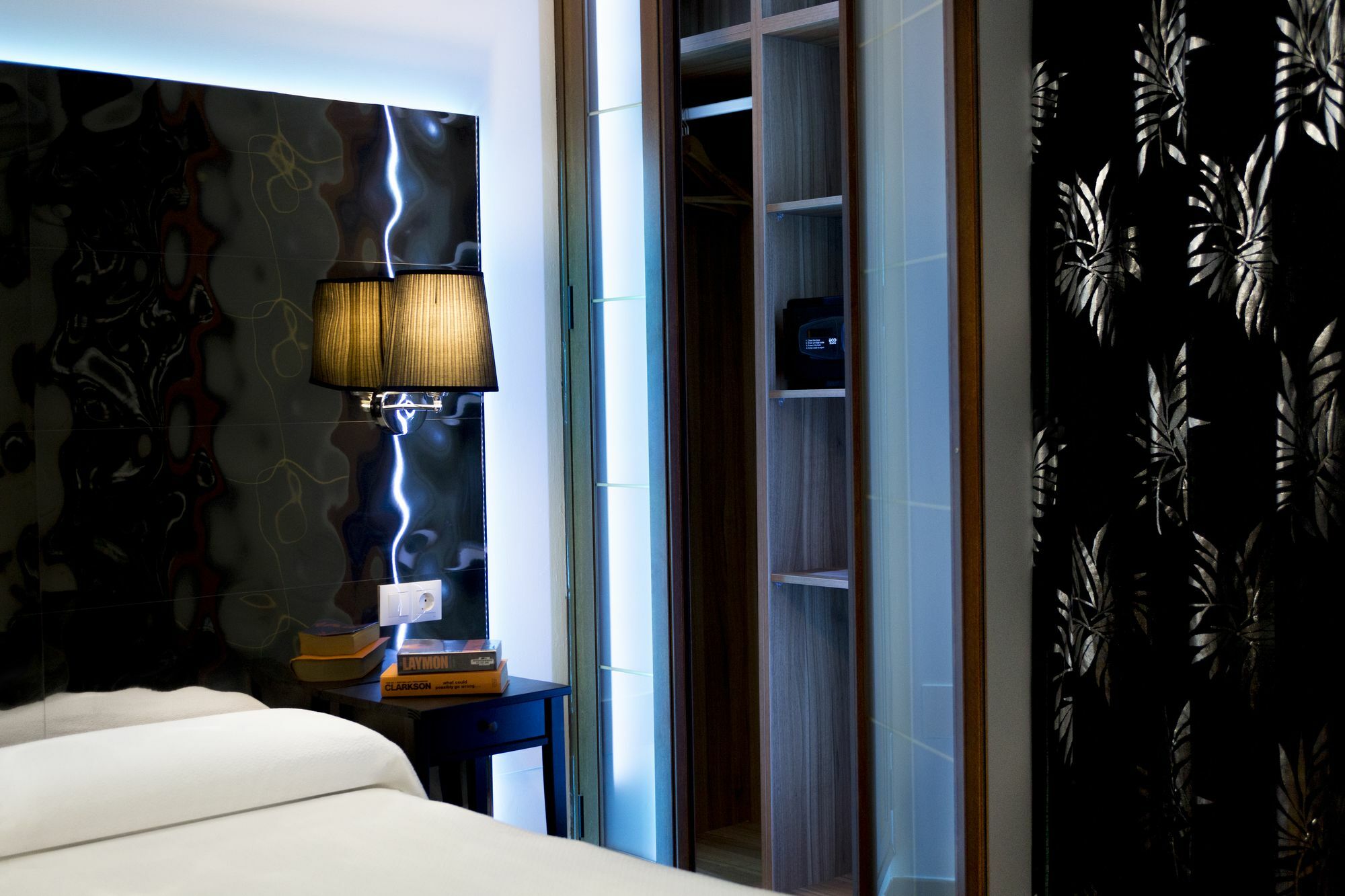 Alhambra - Adults Only 2*