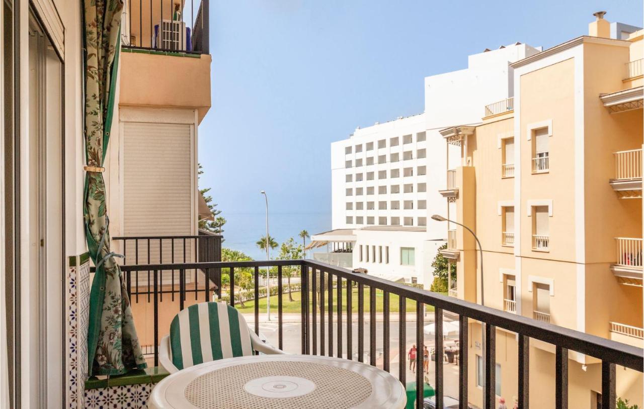 Awesome In With 1 Bedrooms, Wifi And Outdoor Swimming Pool Apartamento