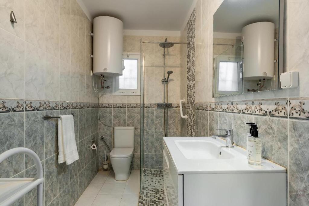 Perfect Family In Acapulco Playa, Apartamento Nerja
