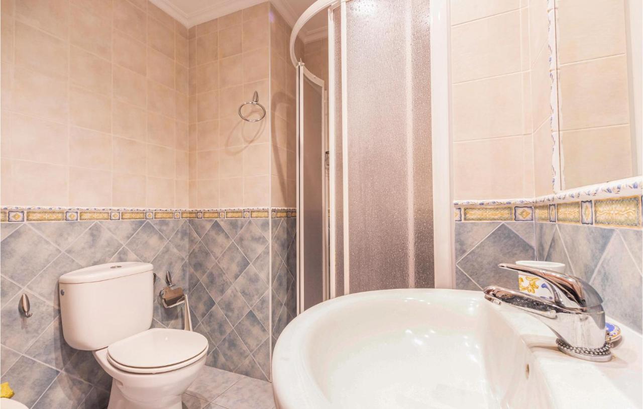 Apartamento Awesome In With 1 Bedrooms, Wifi And Outdoor Swimming Pool