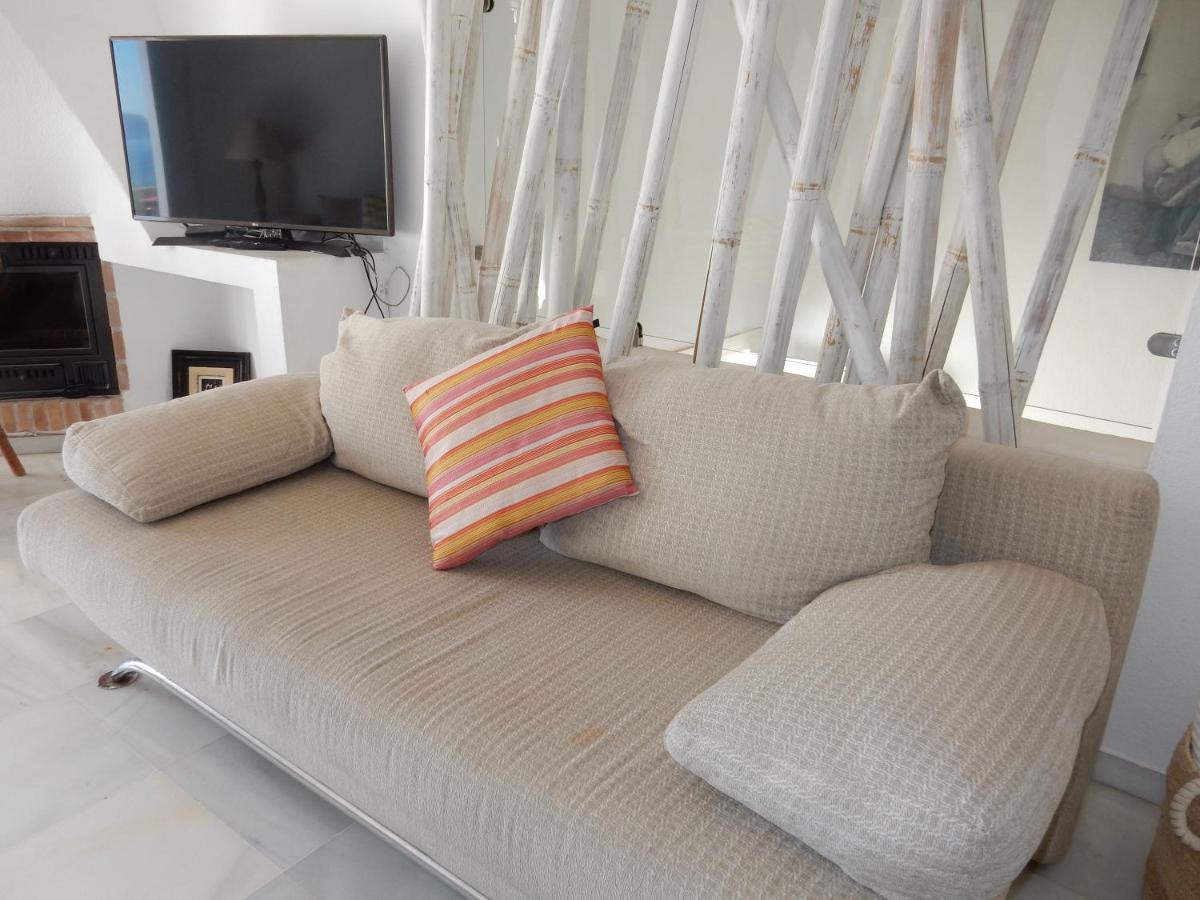 Casa de férias ,nerja, Seaview, Pool, 3 Bedrooms, Huge Terrace And Garden *