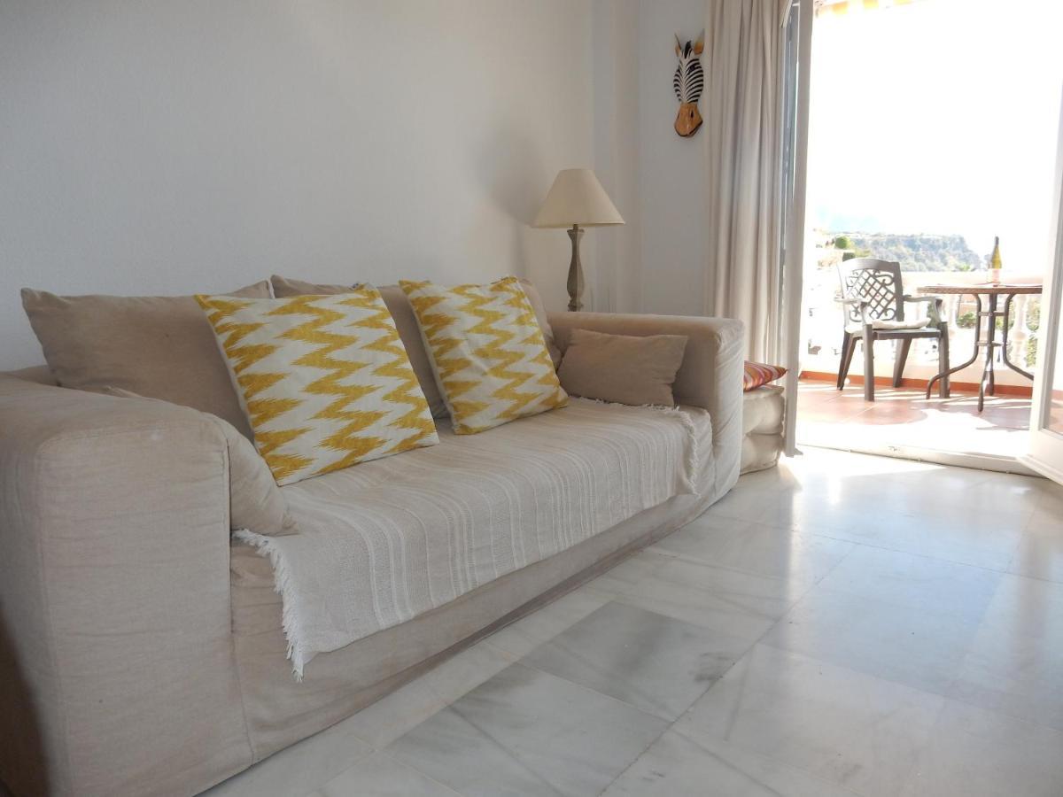 Casa de férias ,nerja, Seaview, Pool, 3 Bedrooms, Huge Terrace And Garden
