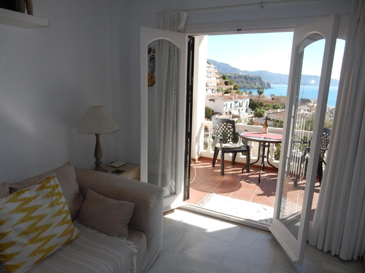 Casa de férias ,nerja, Seaview, Pool, 3 Bedrooms, Huge Terrace And Garden *