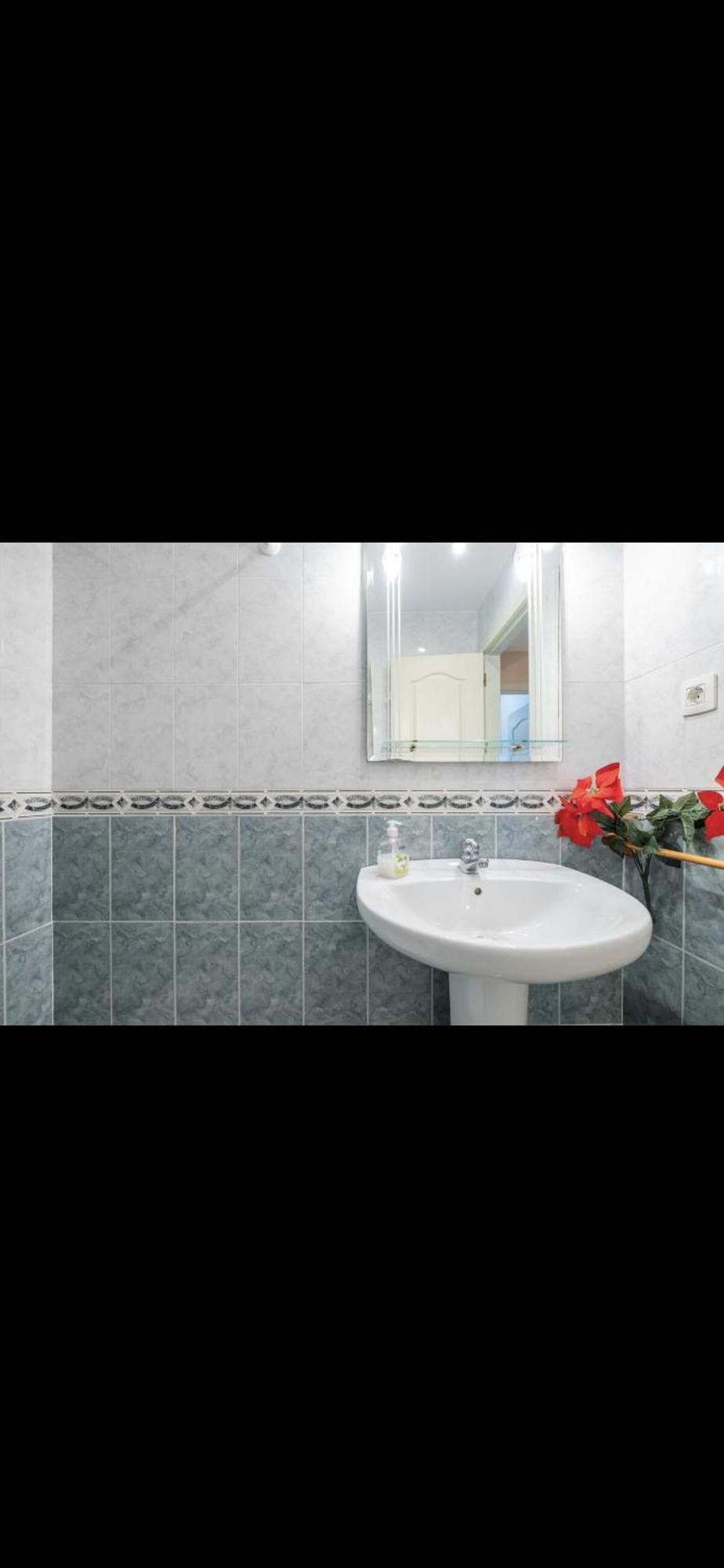 Bajo En Apartamento Nerja
