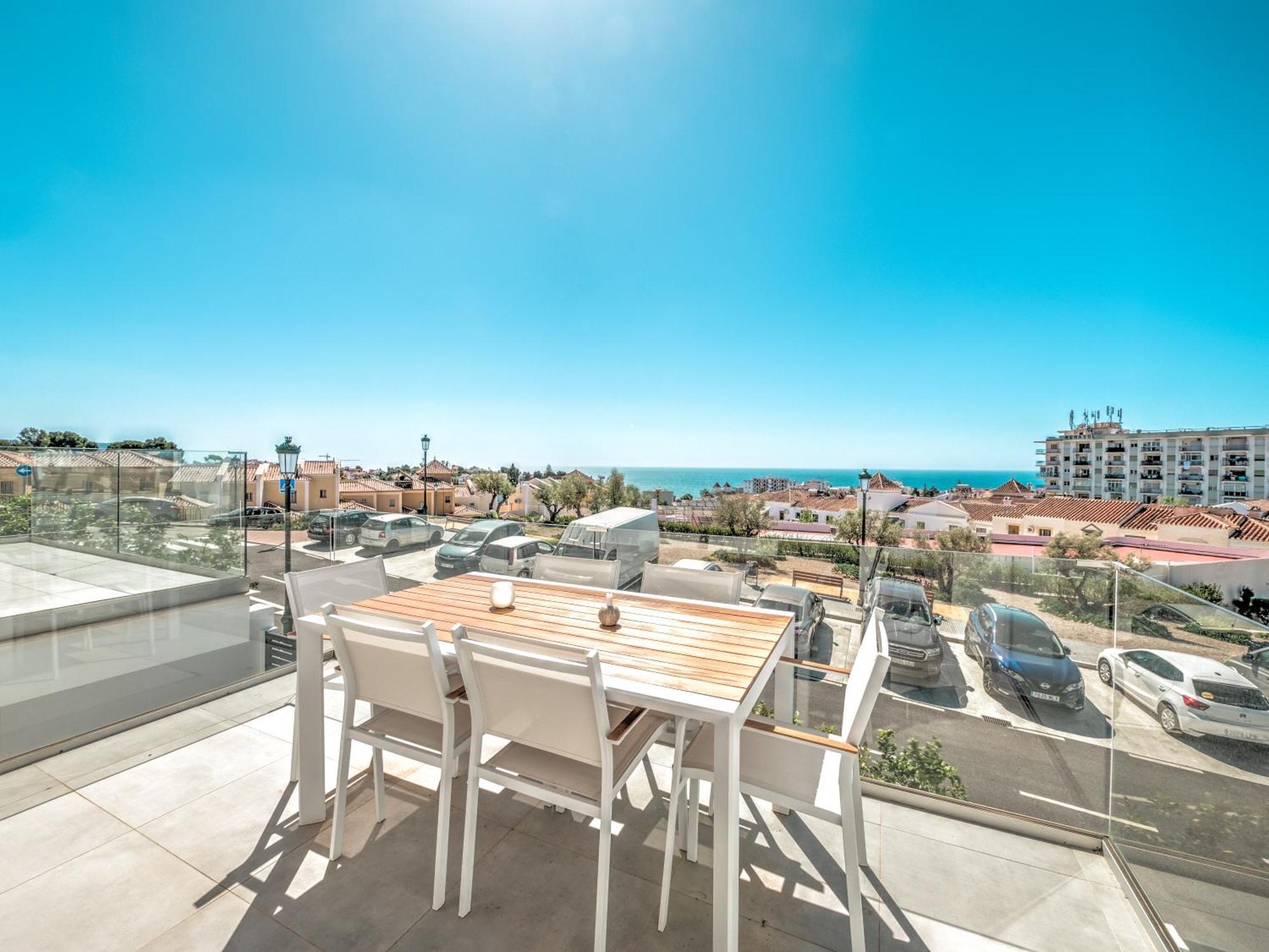 Сasa de vacaciones New Luxurious House With Rooftop Terrace And Pool