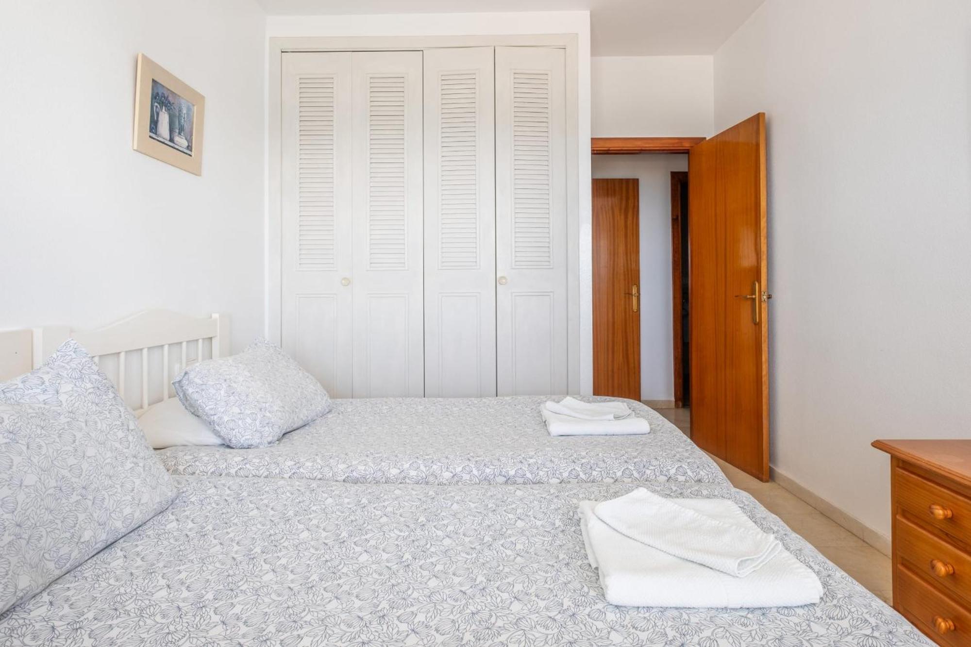 Chaparil 3-5 Spacious With Views Apartamento Nerja