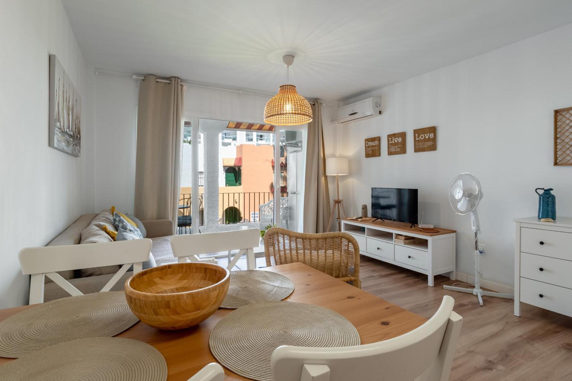 Apartamento Renovated On Beachside With Pool