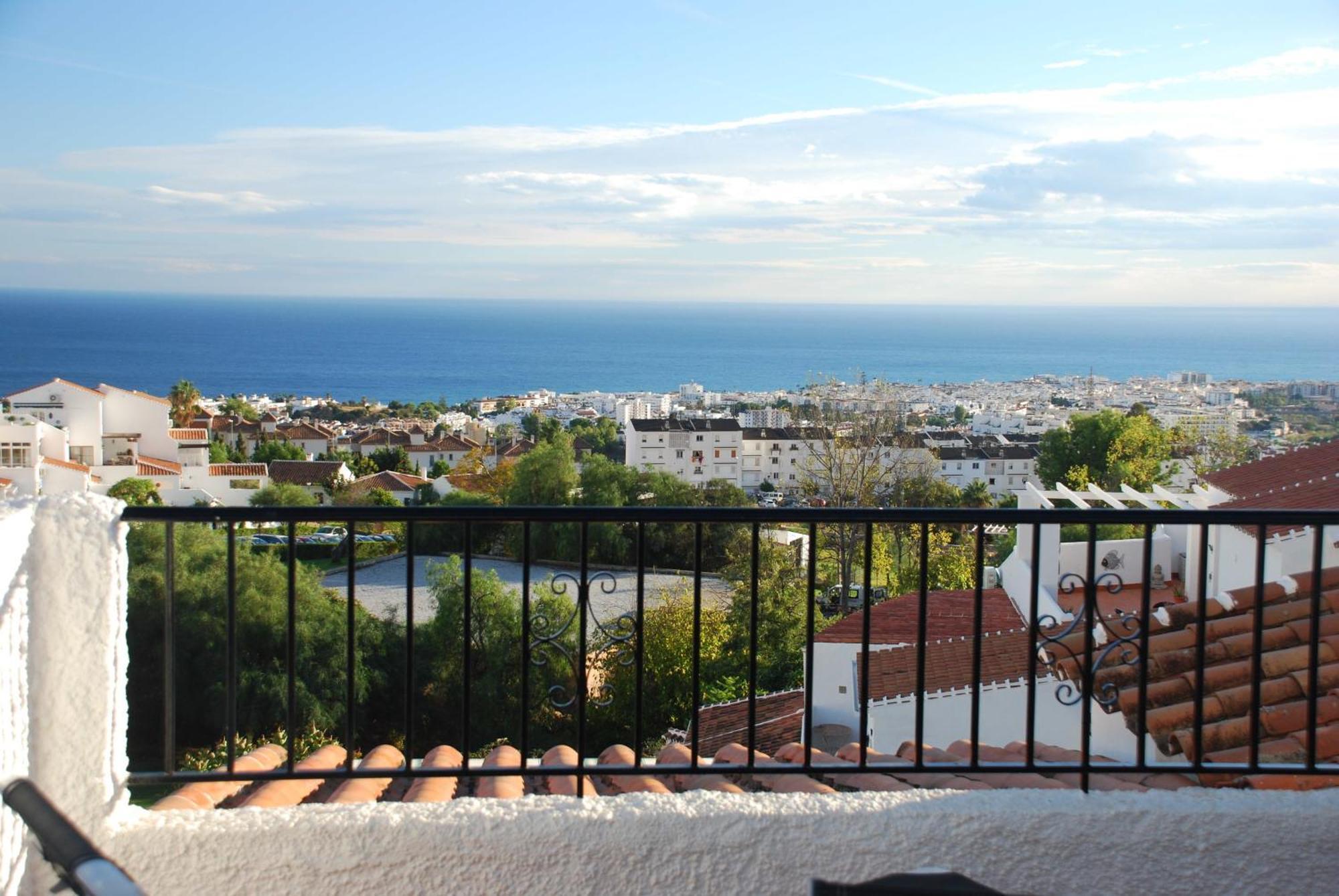- Tolle Aussicht Und Poolbereich