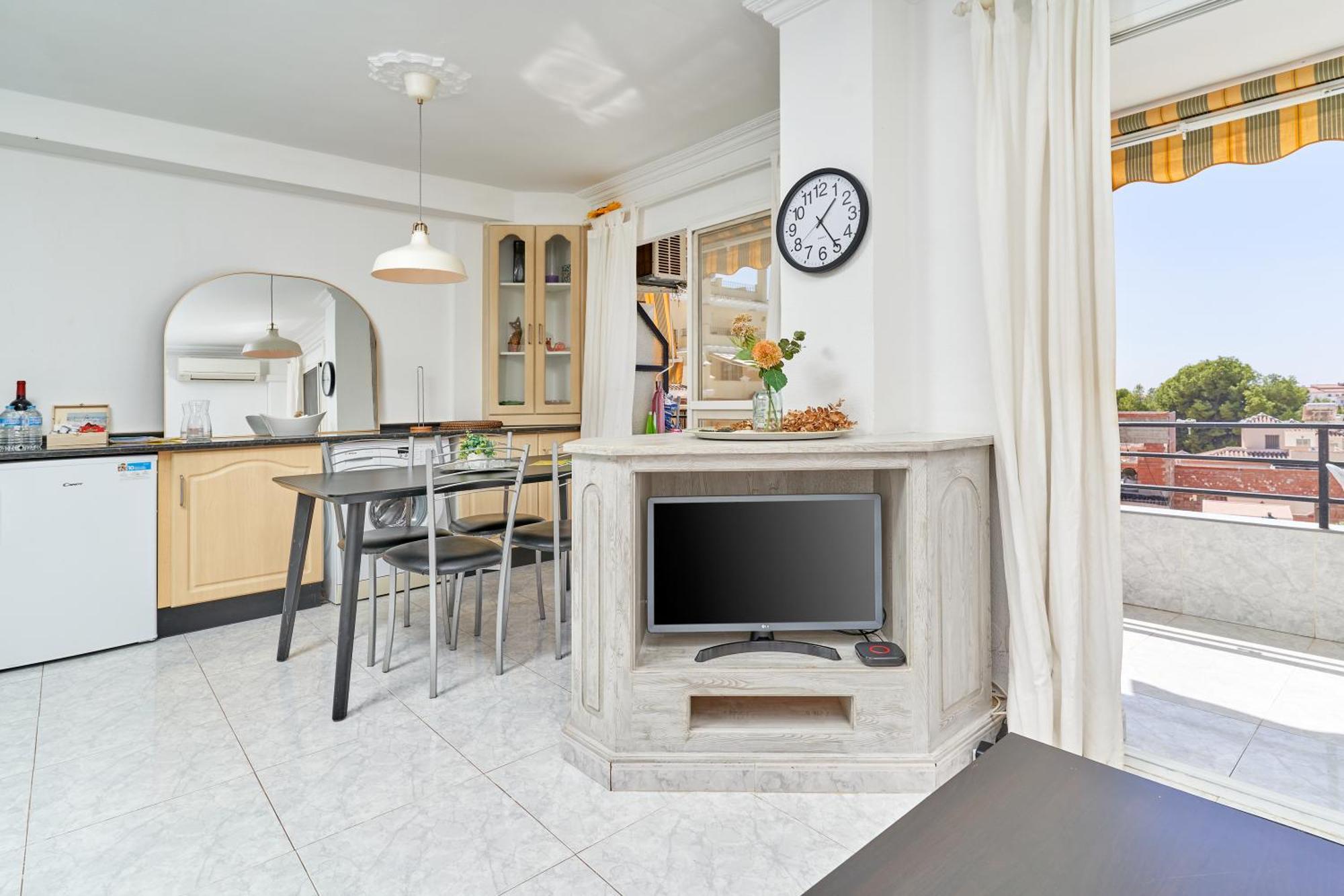 Hawaii 1st Floor Burriana, Apartamento Nerja