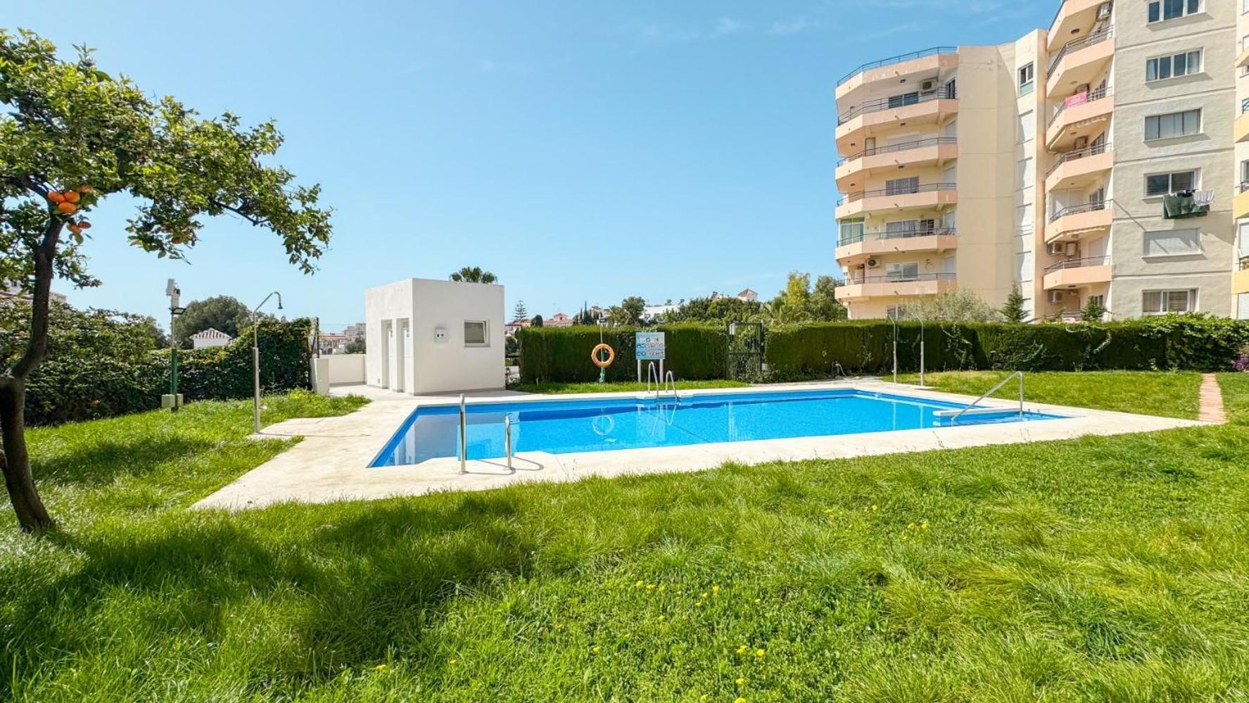 Hawaii 1st Floor Burriana, Apartamento Nerja
