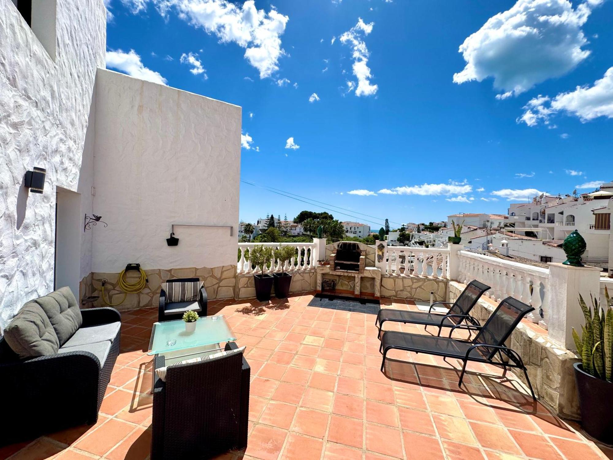 Casa En Con Gran Terraza, Muy Luminosa Y En Tranquila Urbanizacion Casa de férias *