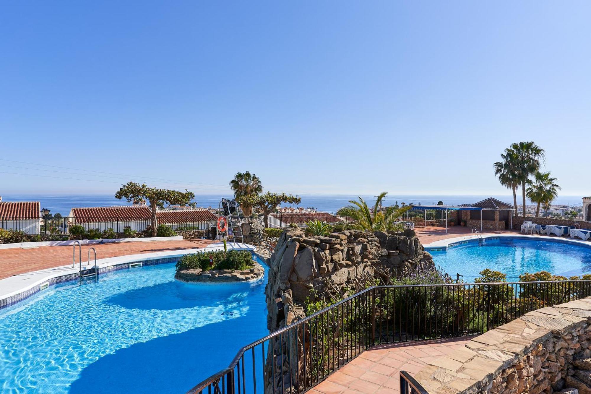 Capistrano Village, Casa Halo