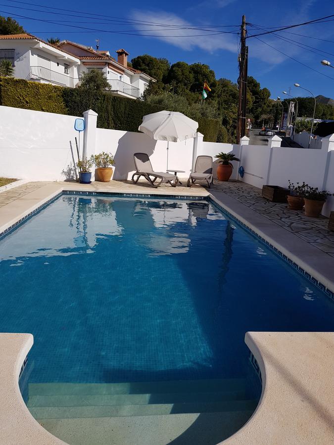- Zeezicht, Zwembad Villa Nerja