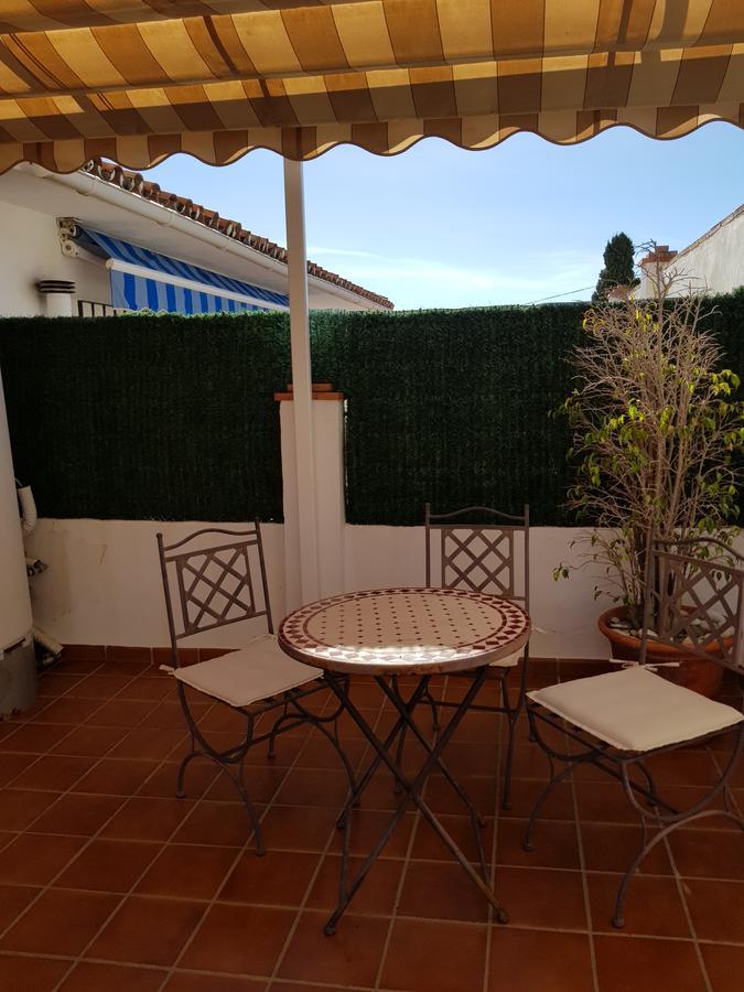 - Zeezicht, Zwembad * Nerja