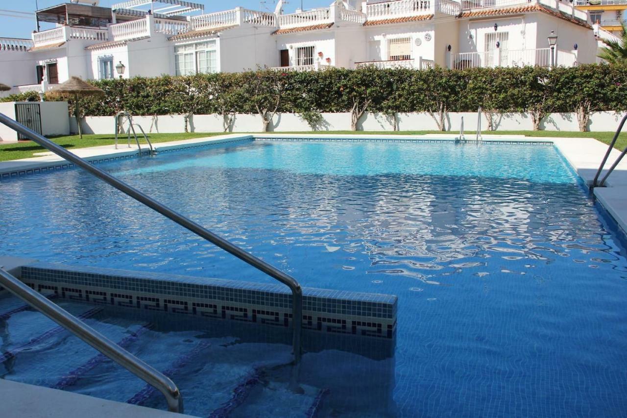 Apartment Gaviota Holidays Piscina Y Playa *