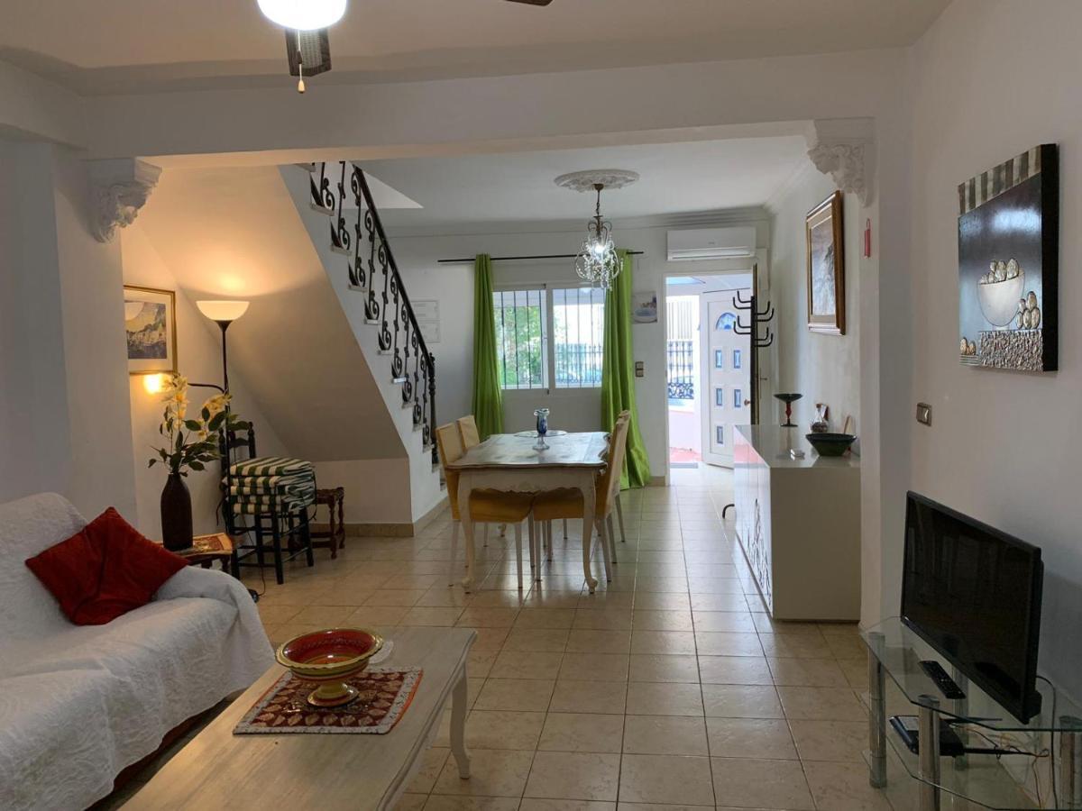 Holiday home Casa Torrecilla Linda Adosado 2 A 50 Metros De La Playa Torrecilla Nerja